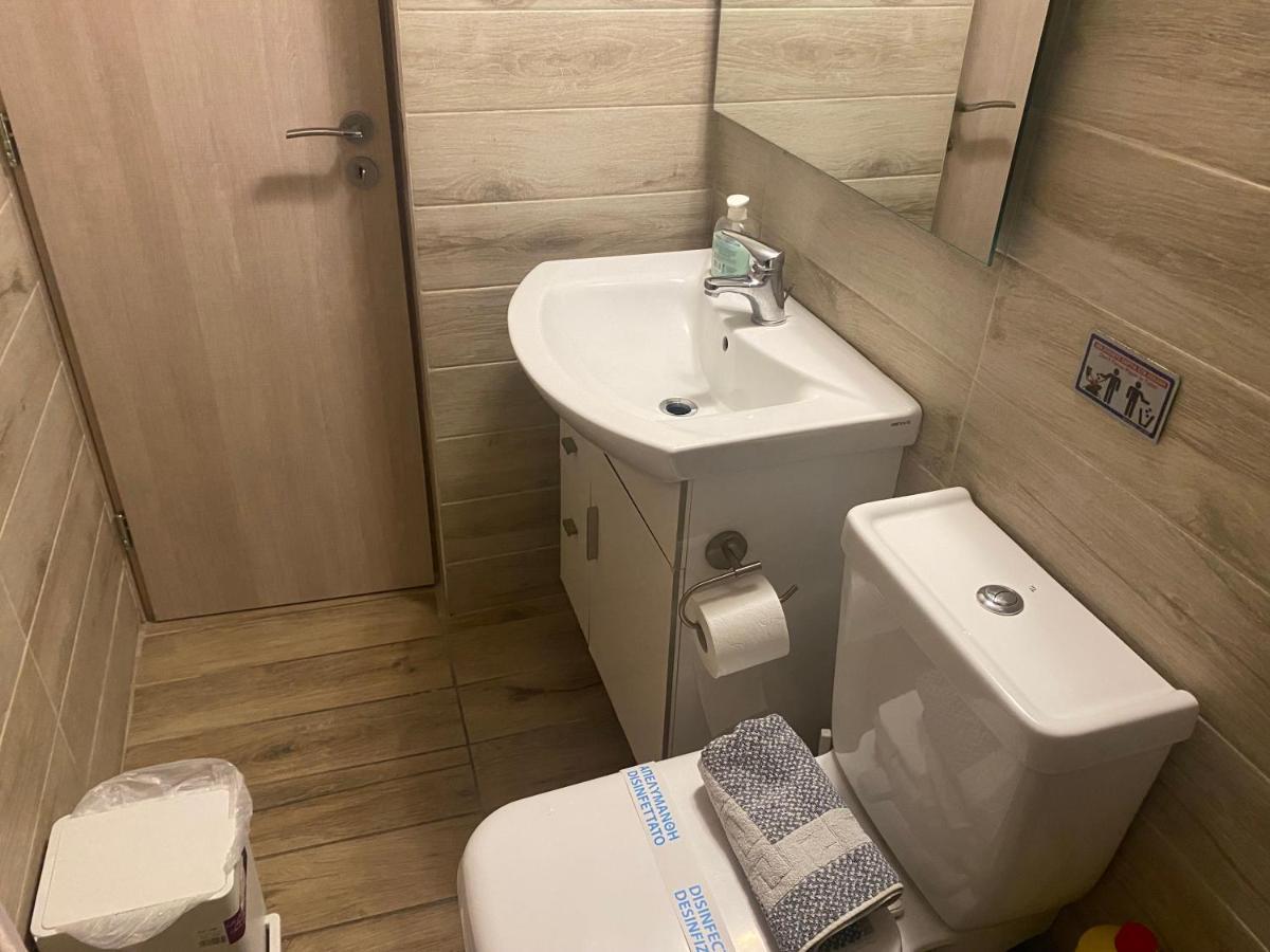 Modern, Ideally Located Studio Apartment 雅典 外观 照片