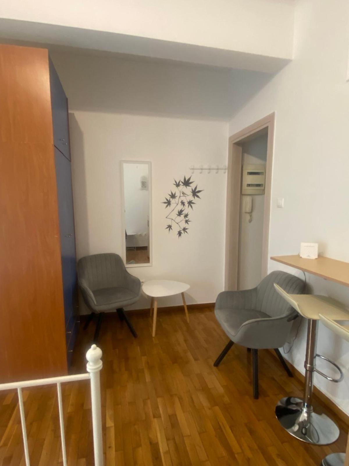 Modern, Ideally Located Studio Apartment 雅典 外观 照片