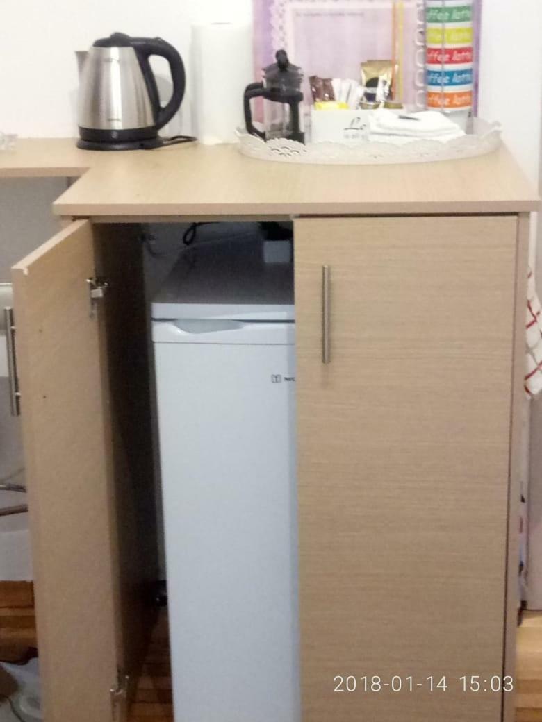 Modern, Ideally Located Studio Apartment 雅典 外观 照片