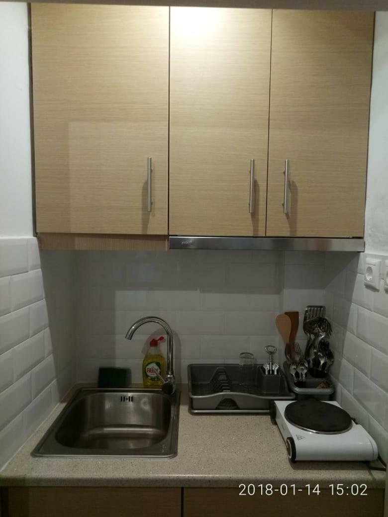 Modern, Ideally Located Studio Apartment 雅典 外观 照片